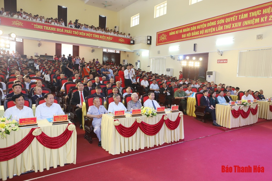 Huyện Đông Sơn đón Bằng công nhận huyện đạt chuẩn nông thôn mới