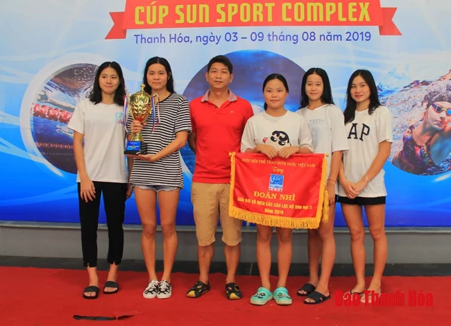 Các VĐV Thanh Hóa thi đấu xuất sắc tại giải bơi vô địch quốc gia 2019
