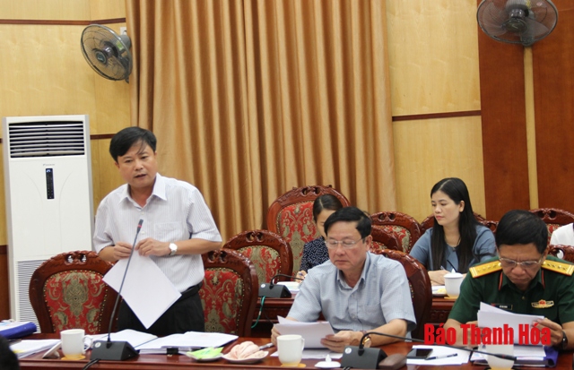 Xét duyệt khen thưởng cho các tập thể, cá nhân có thành tích xuất sắc