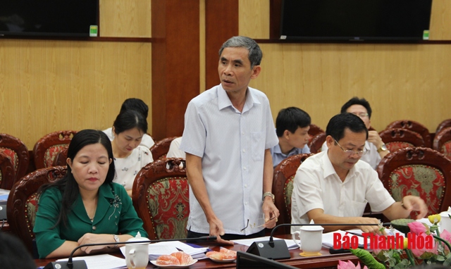 Xét duyệt khen thưởng cho các tập thể, cá nhân có thành tích xuất sắc
