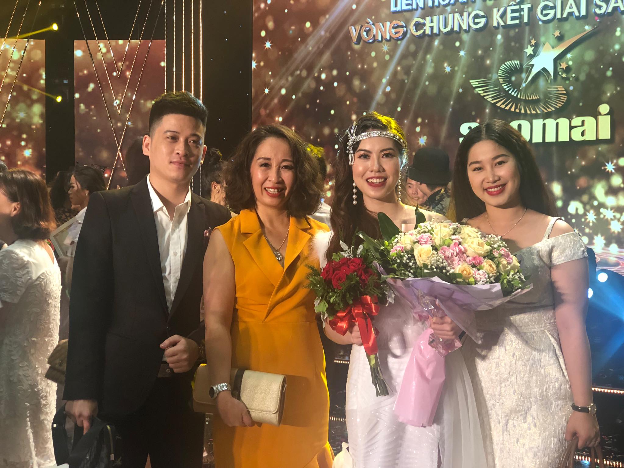 Trọn vẹn tình yêu với sân khấu và bục giảng