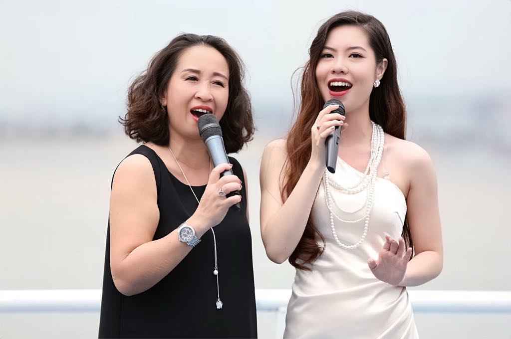 Trọn vẹn tình yêu với sân khấu và bục giảng