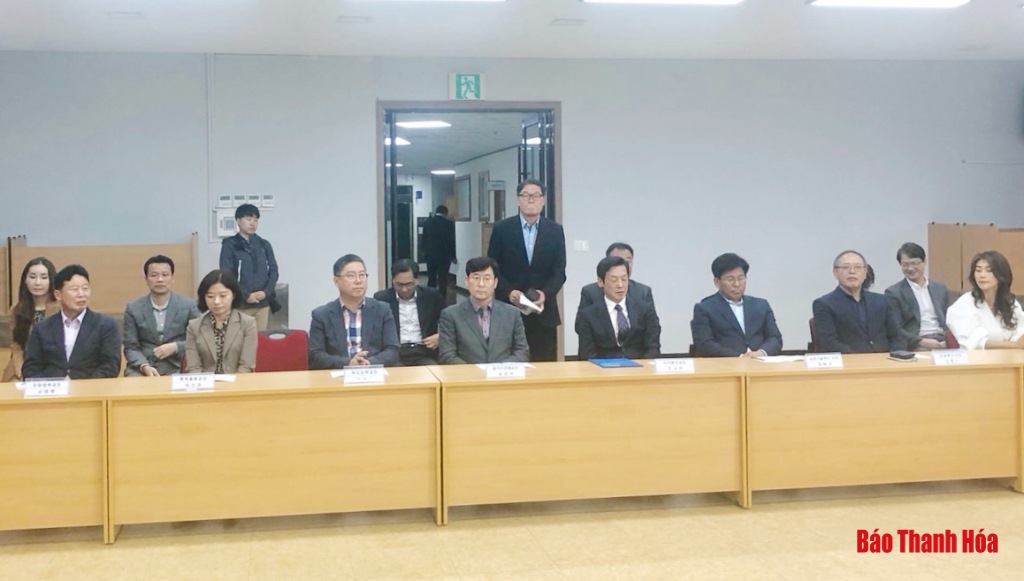 Chủ tịch UBND tỉnh Nguyễn Đình Xứng thăm và làm việc tại thành phố Gapyeong (Hàn Quốc)