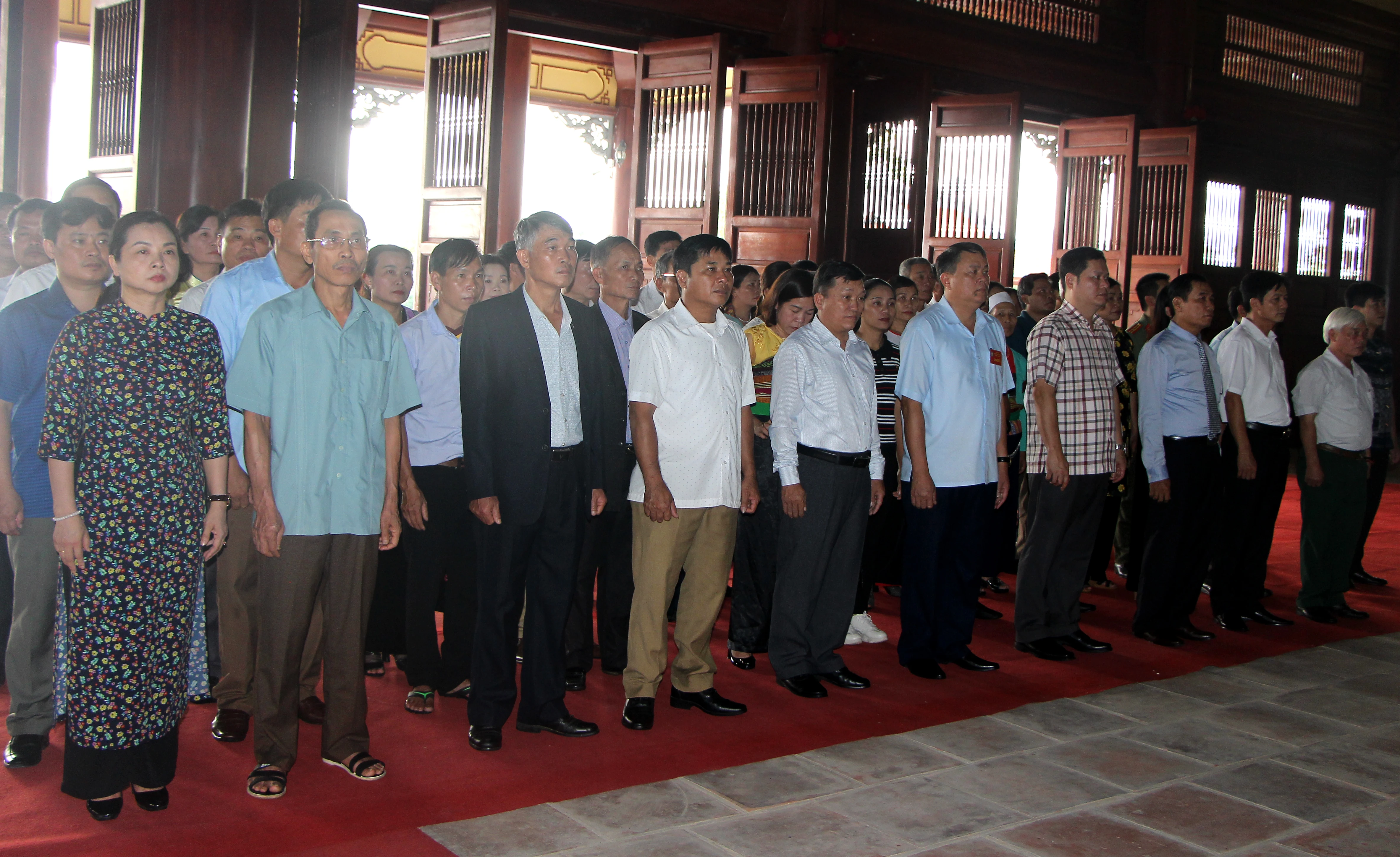 Đoàn đại biểu dự Đại hội Đại biểu các dân tộc thiểu số tỉnh Thanh Hóa dâng hương tưởng nhớ Chủ tịch Hồ Chí Minh, Mẹ Việt Nam anh hùng và các Anh hùng liệt sĩ