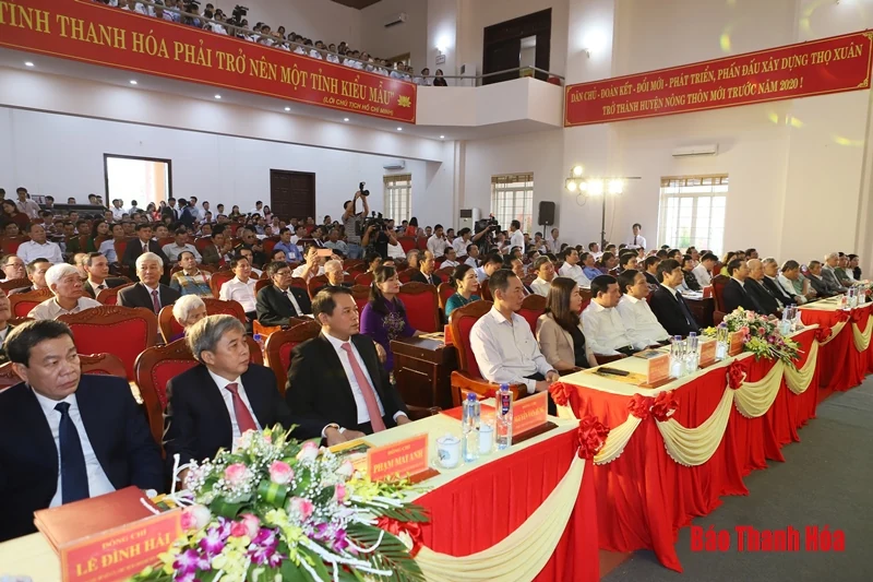 Huyện Thọ Xuân đón Bằng công nhận huyện đạt chuẩn nông thôn mới