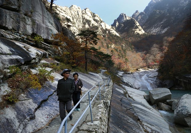 Hàn Quốc xem xét tái khởi động dự án du lịch liên Triều ở núi Kumgang