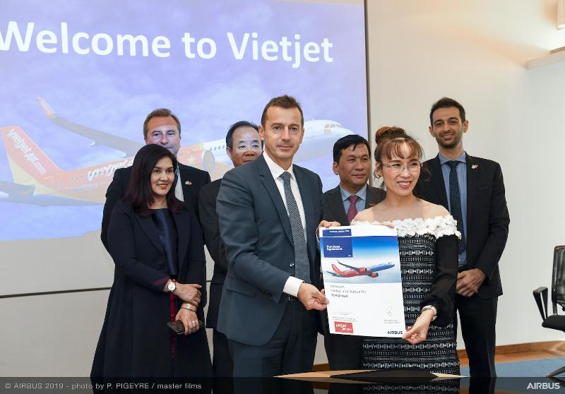 Vietjet và Airbus ký kết hợp đồng đặt mua 20 tàu bay A321XLR