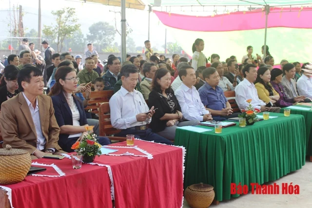 Chủ tịch Ủy ban MTTQ tỉnh Phạm Thị Thanh Thủy dự Ngày hội Đại đoàn kết toàn dân tộc tại Khu dân cư thôn Đồng Nghiêm, xã Mậu Lâm