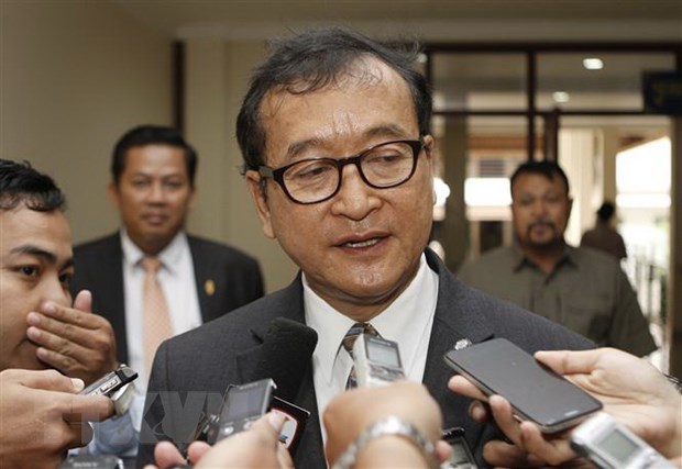Thủ lĩnh đối lập Sam Rainsy tuyên bố hoãn kế hoạch trở về Campuchia