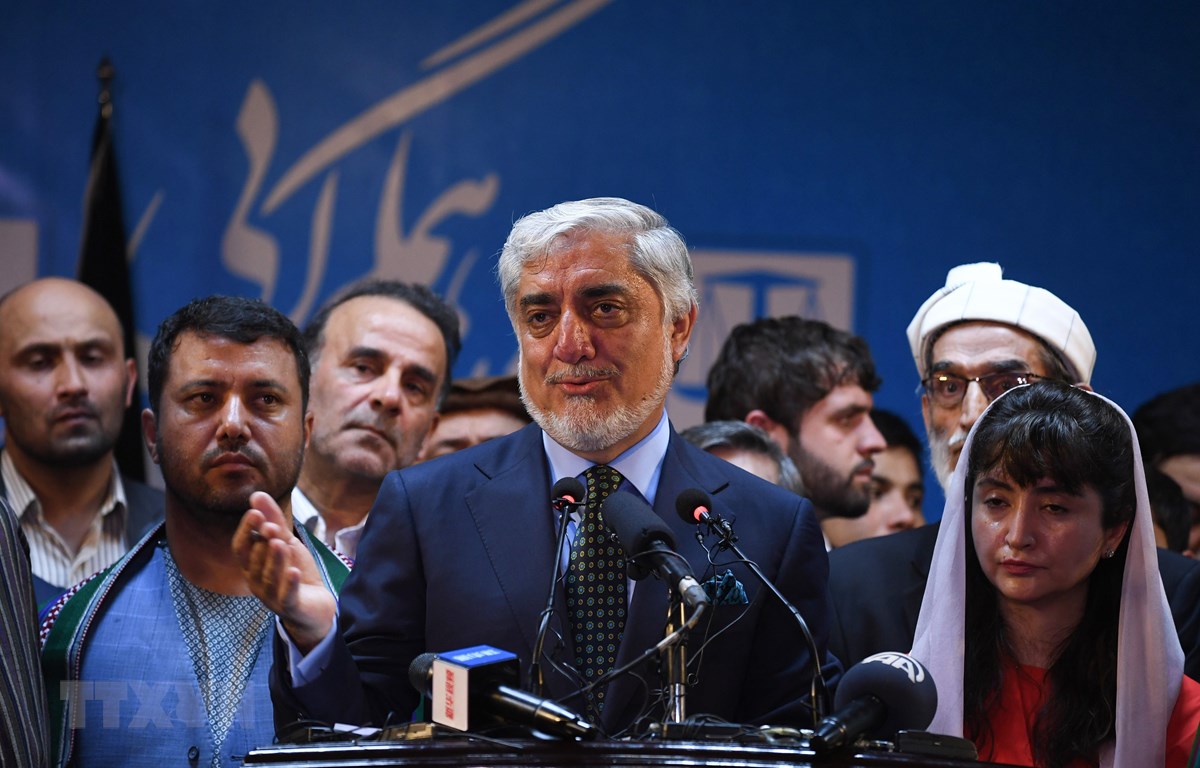 Bầu cử Afghanistan: Ứng cử viên Abdullah kêu gọi dừng kiểm phiếu lại