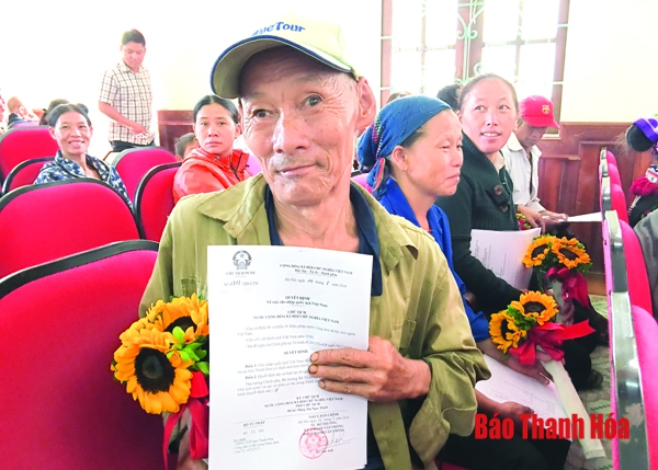 Niềm vui khôn xiết khi được công nhận là công dân Việt Nam