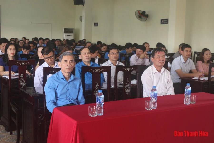 Cán bộ, công chức, viên chức nói không với tiêu cực