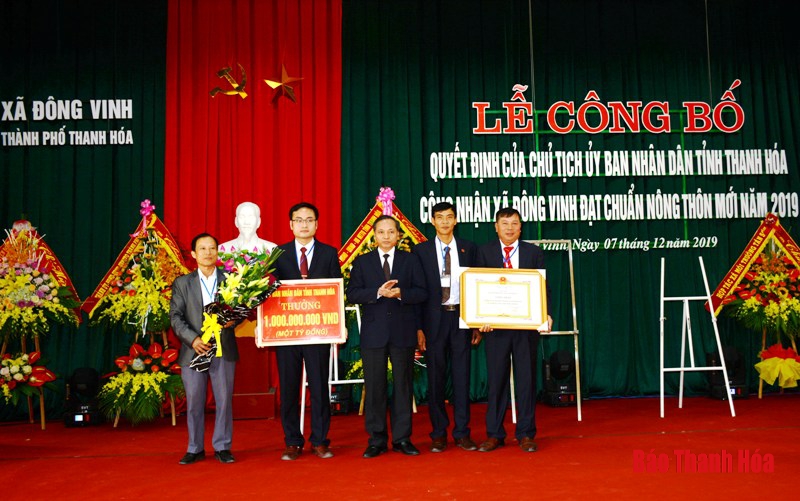 Xã Đông Vinh (TP Thanh Hóa) đón nhận Quyết định công nhận xã đạt chuẩn thôn mới