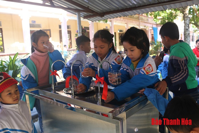 Công ty Dai-ichi Việt Nam trao hệ thống máy lọc nước cho Trường Tiểu học Yên Tâm (Yên Định)