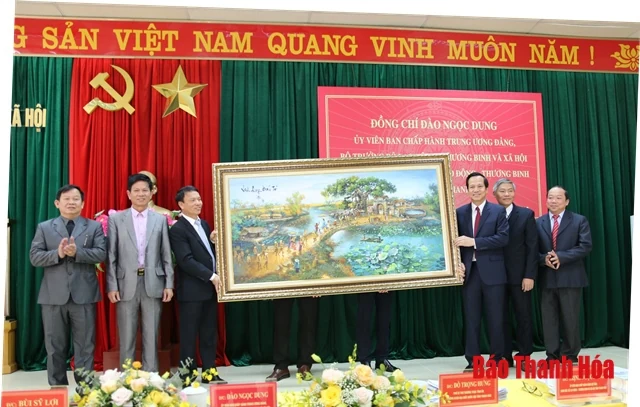 Bộ trưởng Bộ Lao động, Thương binh và Xã hội Đào Ngọc Dung thăm và làm việc tại Sở Lao động, Thương binh và Xã hội tỉnh