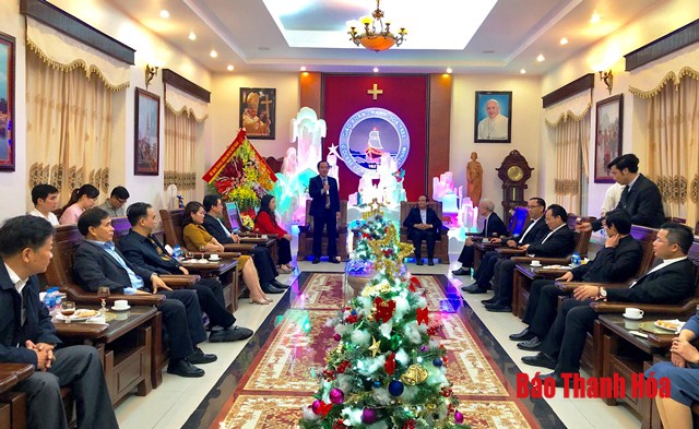 Phó Chủ tịch Ủy ban Trung ương MTTQ Việt Nam chúc mừng chức sắc Công giáo nhân dịp Lễ Giáng sinh năm 2019 