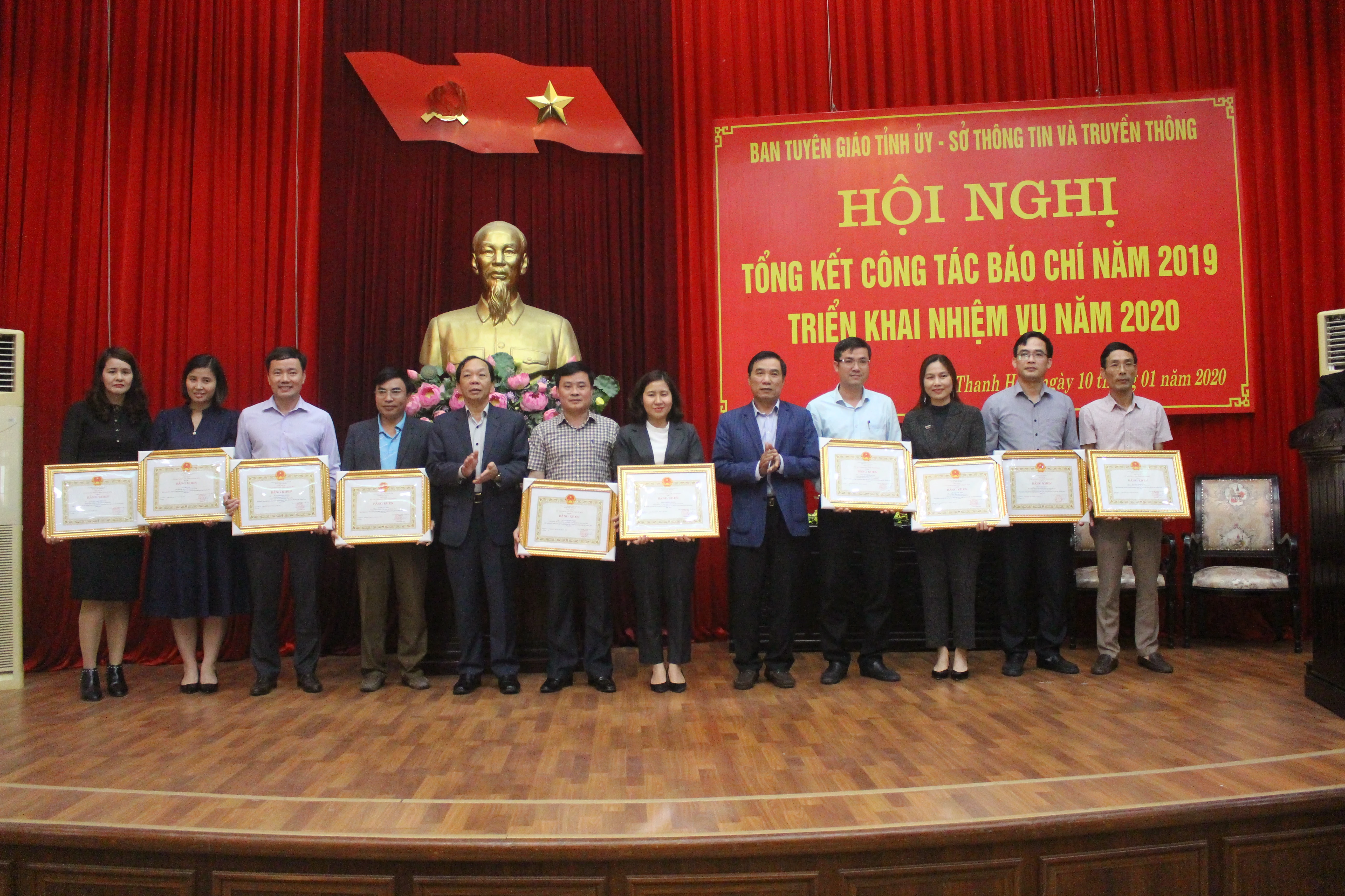 Chủ động nắm bắt, đánh giá trúng, đúng tình hình để tuyên truyền, định hướng dư luận xã hội