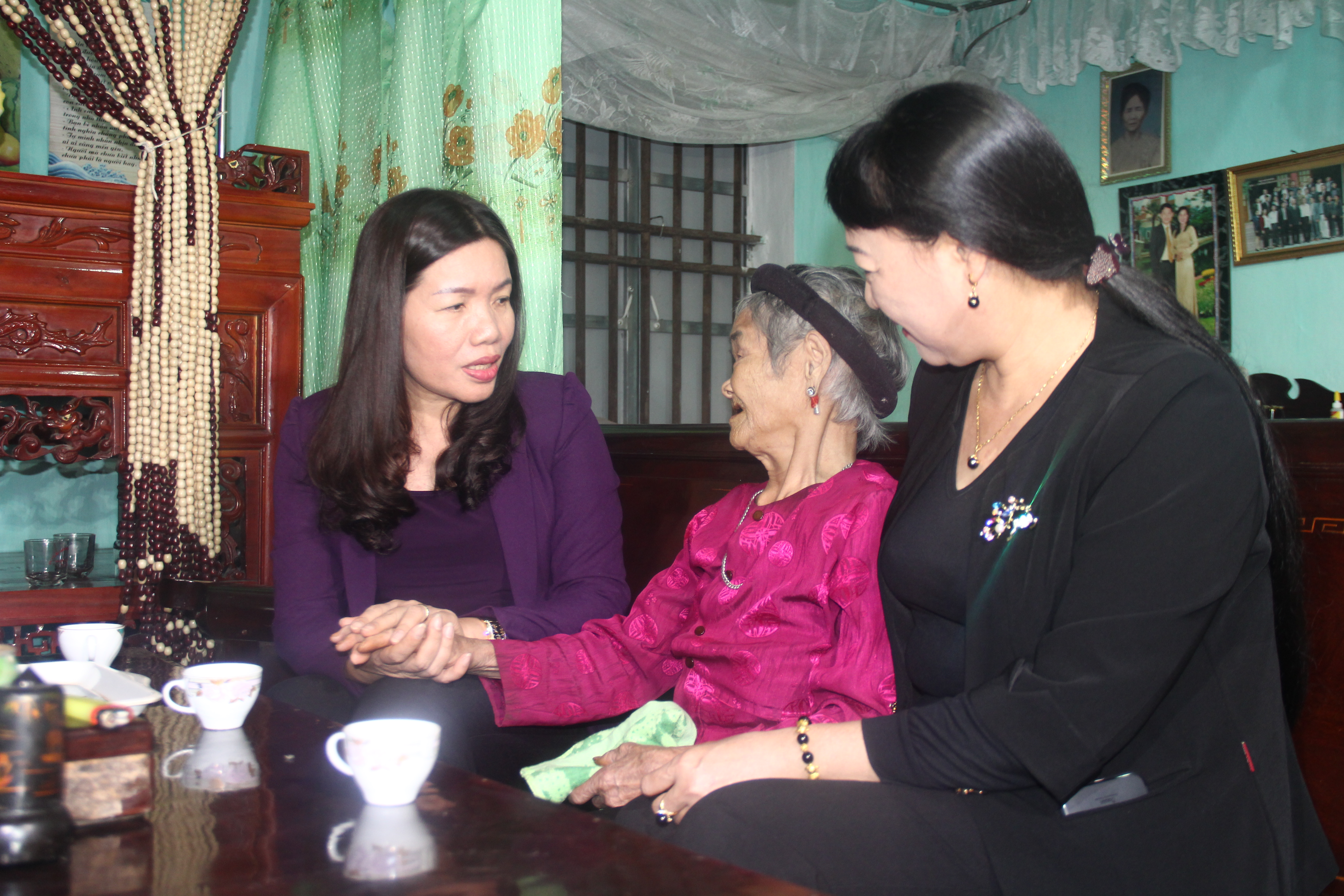 Phó Chủ tịch UBND tỉnh Lê Thị Thìn kiểm tra tình hình sản xuất, đời sống nhân dân huyện Triệu Sơn
