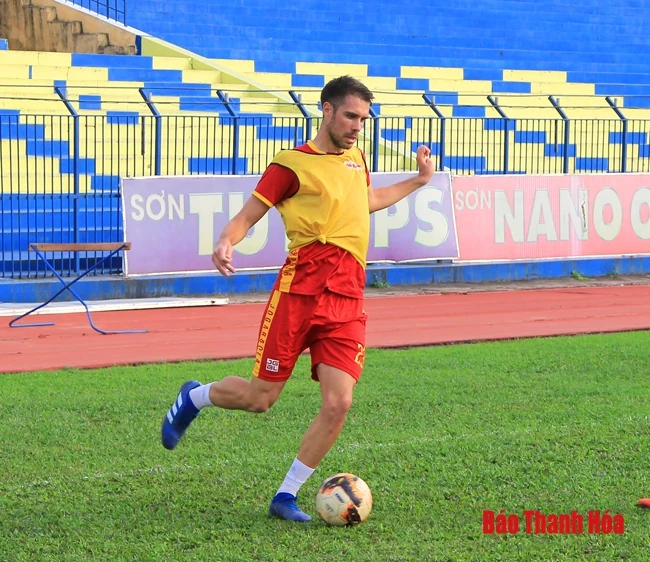 Ký hợp đồng với Josip Balic, CLB Thanh Hóa hoàn tất bộ khung 4 “tây”