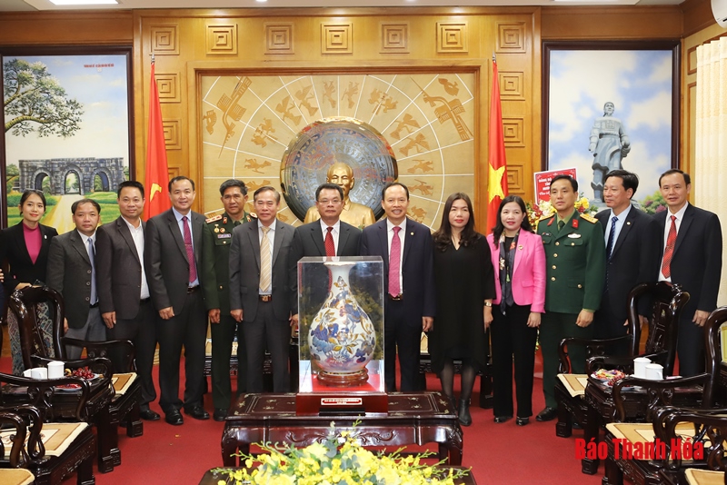 Đoàn đại biểu tỉnh Hủa Phăn (Lào) thăm, chúc tết Đảng bộ, chính quyền và nhân dân các dân tộc tỉnh Thanh Hóa