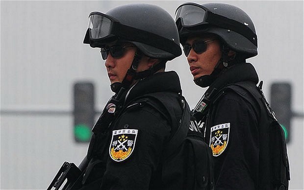 Trung Quốc: Bắn hạ người đàn ông có súng bắt giữ 3 con tin