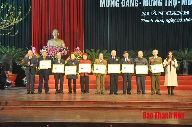 Câu lạc bộ Hàm Rồng tổ chức gặp mặt mừng Đảng, mừng thọ, mừng xuân