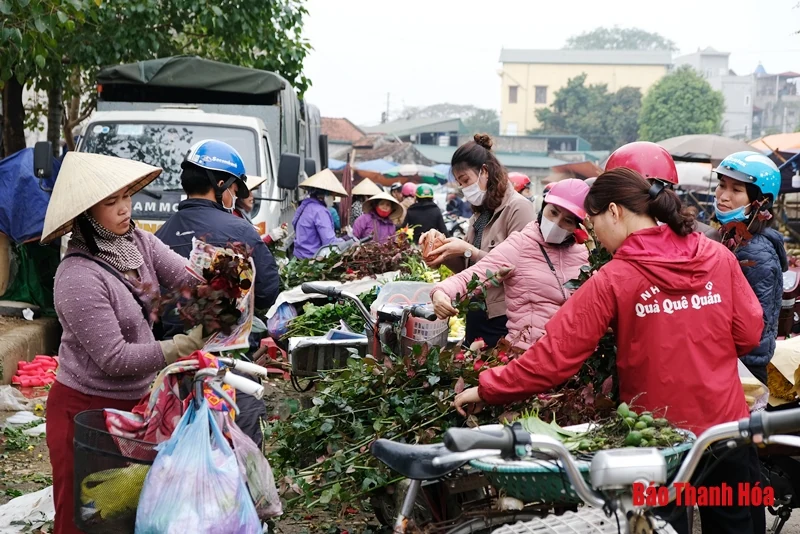 Nhộp nhịp chợ Rằm tháng Giêng