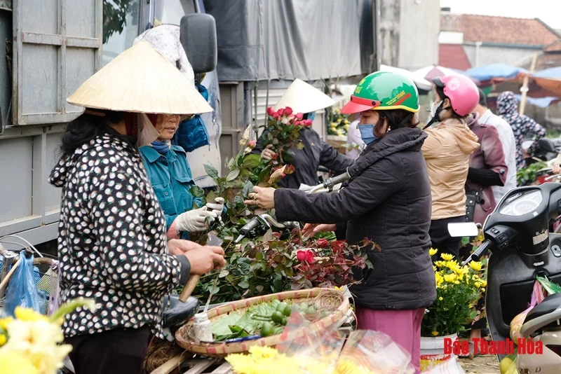 Nhộp nhịp chợ Rằm tháng Giêng