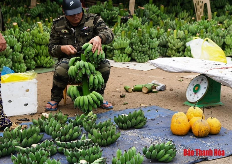Nhộp nhịp chợ Rằm tháng Giêng