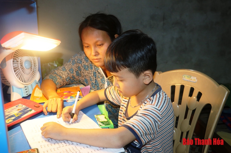 Nỗi đau của cặp vợ chồng hiếm muộn có con bị bệnh hiểm nghèo