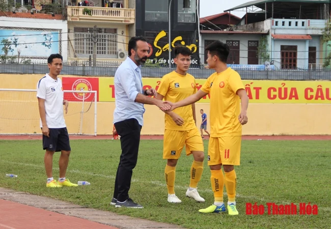 CLB Thanh Hóa – Phù Đổng FC 5-1: HLV Fabio sát hạch đội hình chính?