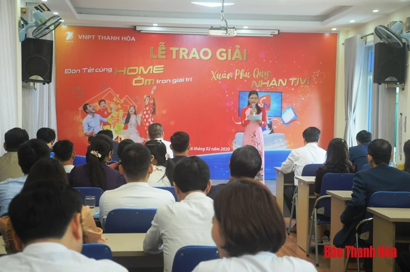 VNPT Thanh Hóa trao nhiều giải thưởng giá trị cho khách hàng dịp đầu năm