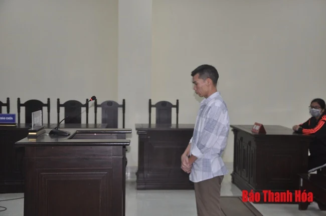 6 năm tù cho anh chồng dùng kéo đâm em dâu