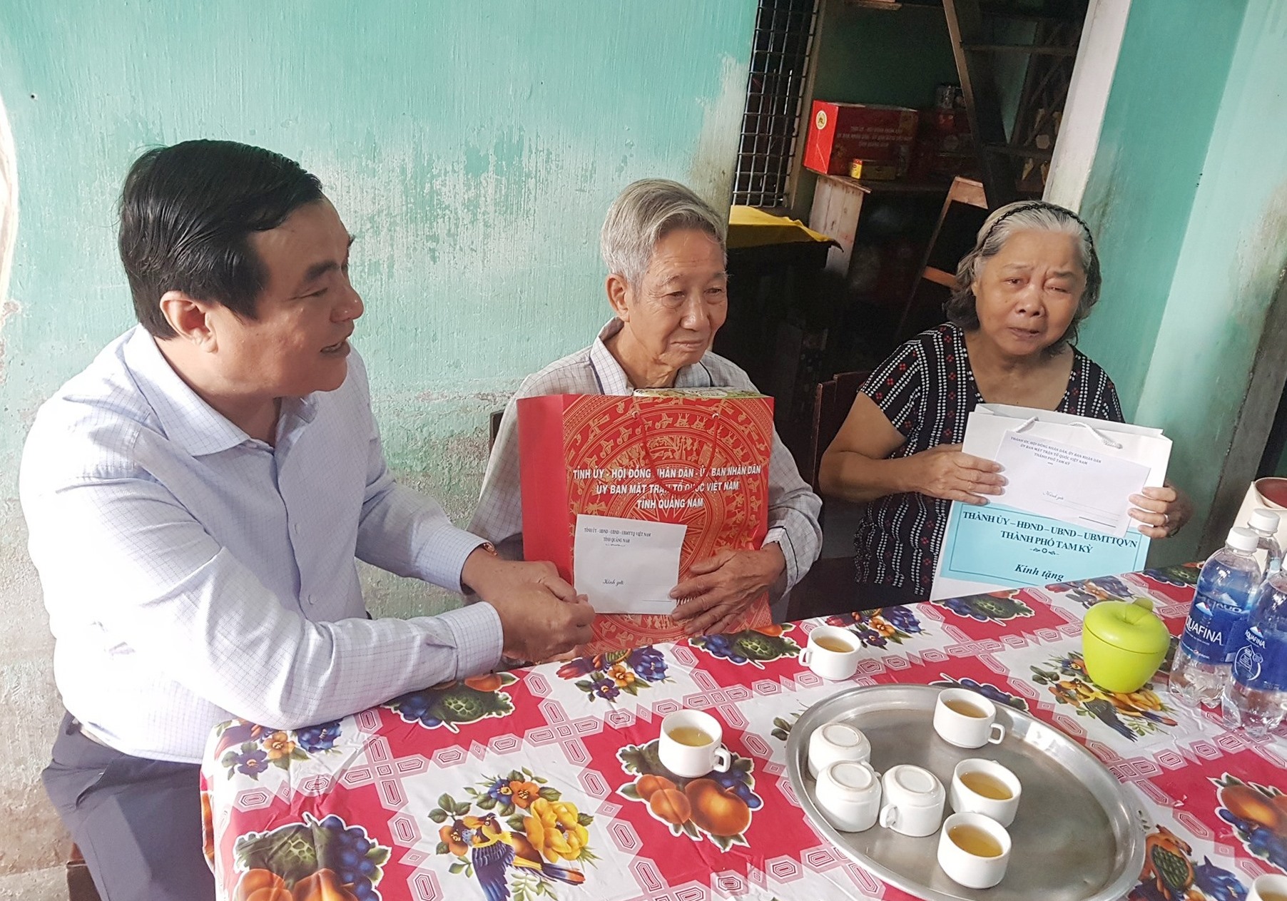 Bí thư Tỉnh ủy Quảng Nam thăm gia đình chính sách Thanh Hóa tại Quảng Nam