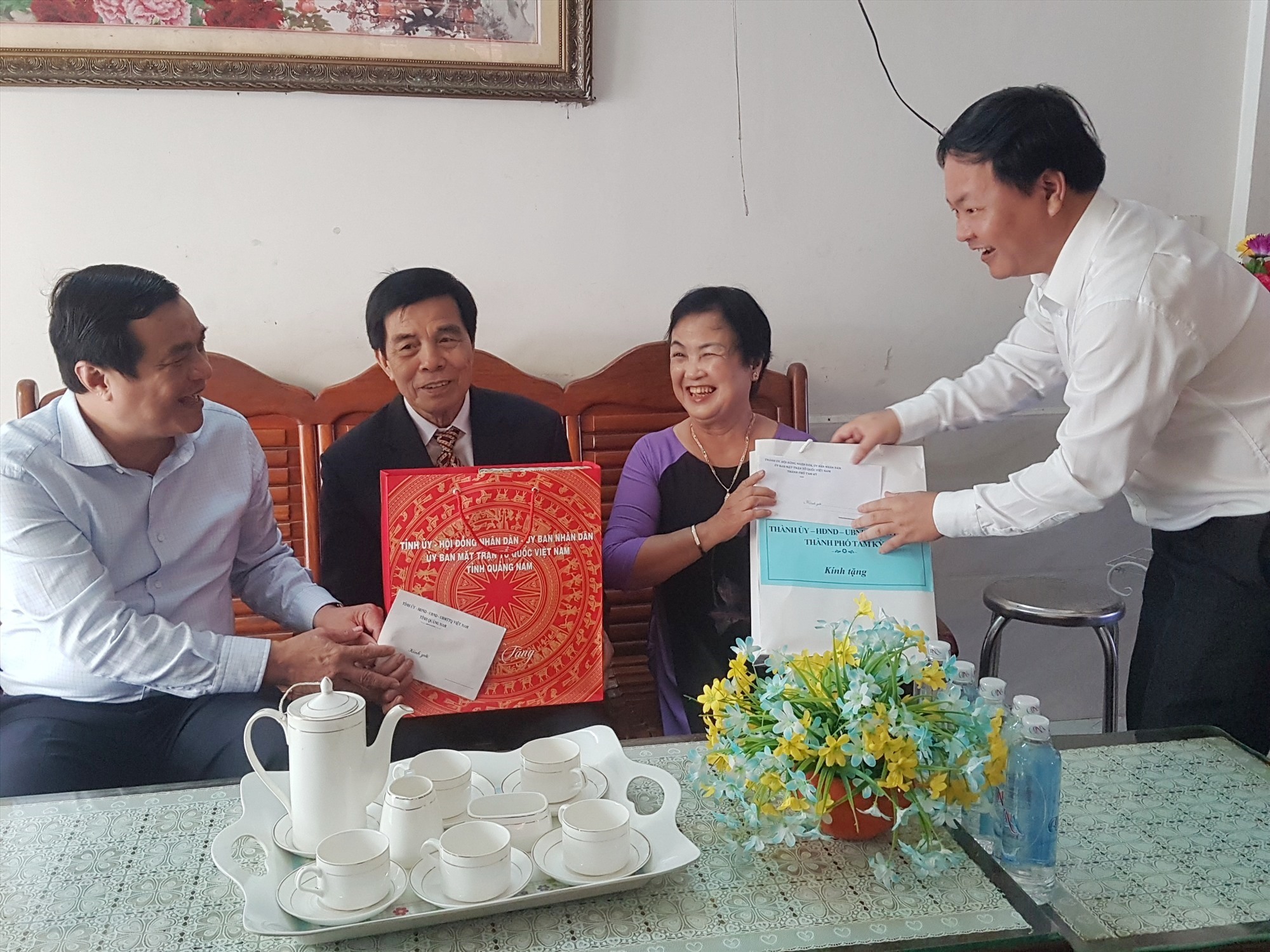 Bí thư Tỉnh ủy Quảng Nam thăm gia đình chính sách Thanh Hóa tại Quảng Nam