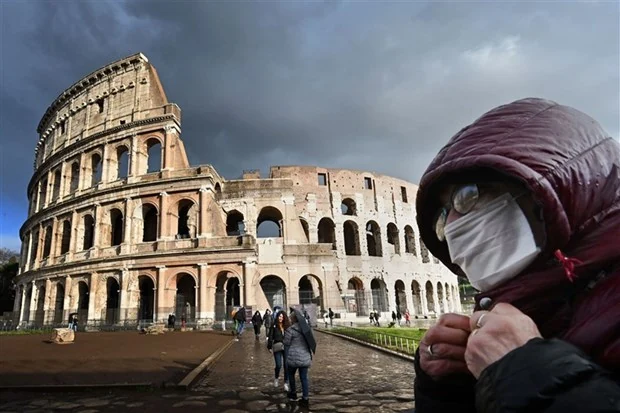 COVID-19: Italy 349 ca tử vong mới, Pháp, Hungary đóng cửa biên giới