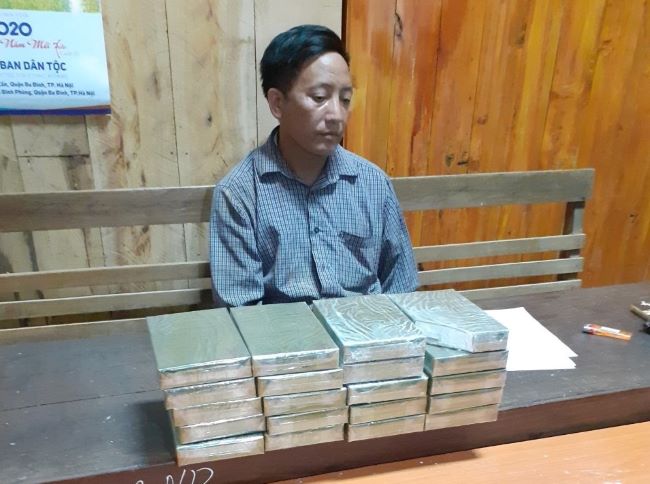 Trao thưởng cho Ban Chuyên án triệt phá đường dây mua bán, vận chuyển 20 bánh heroin từ Sơn La về Thanh Hóa tiêu thụ