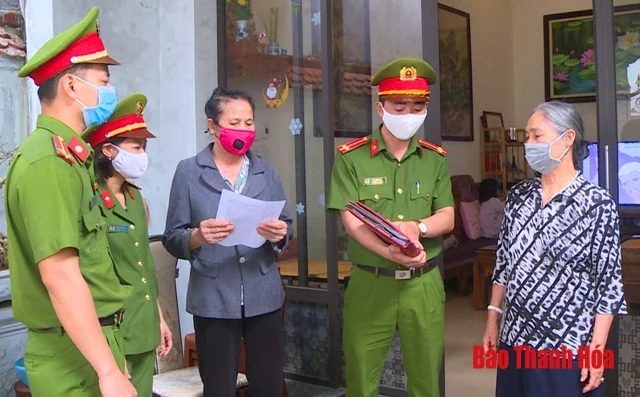 “Đi từng ngõ, gõ từng nhà, rà từng người” để phòng chống dịch COVID-19