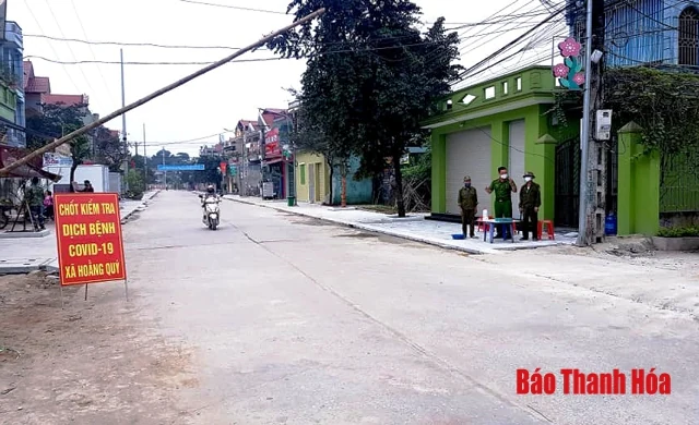 “Đi từng ngõ, gõ từng nhà, rà từng người” để phòng chống dịch COVID-19