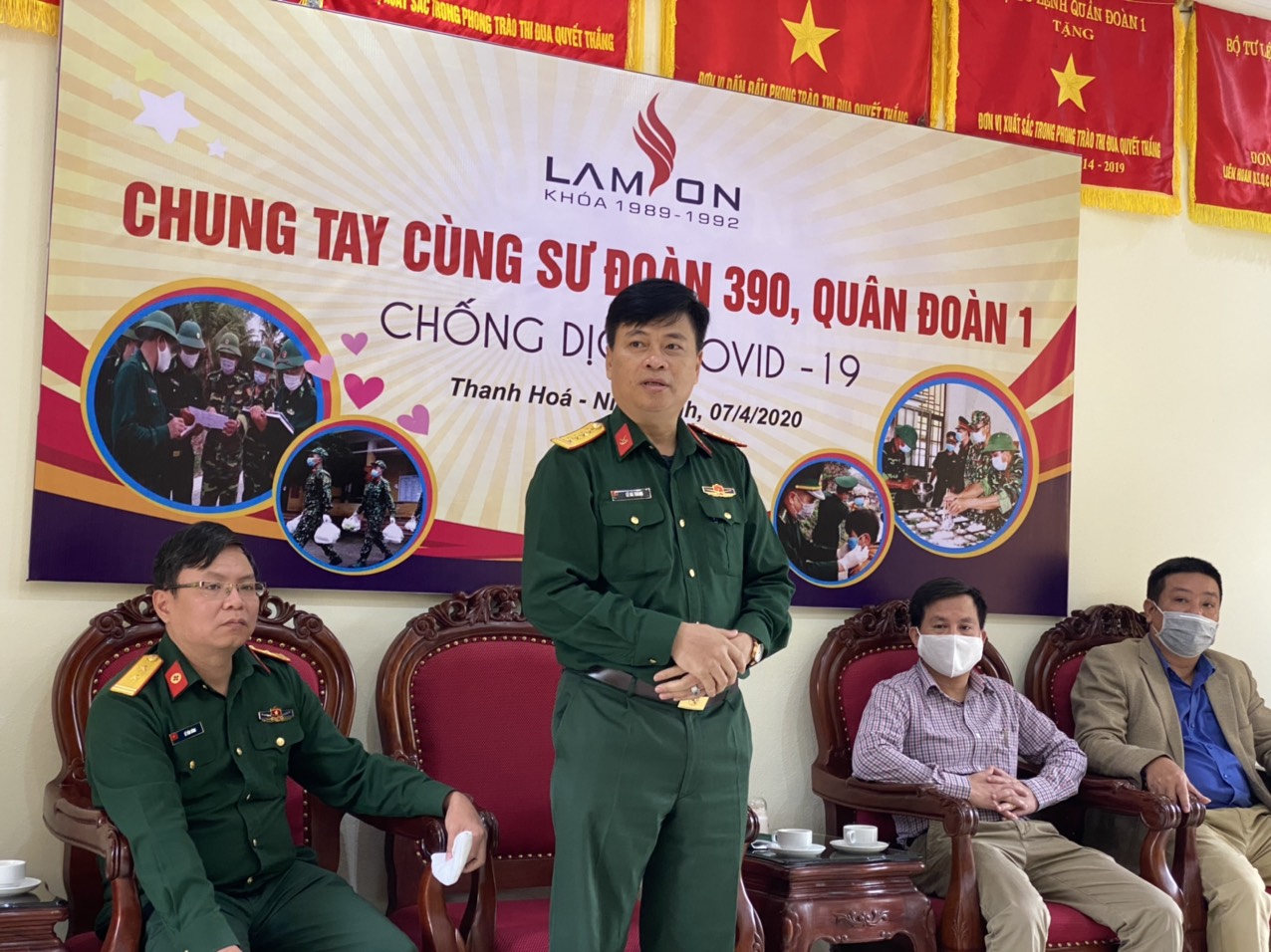 Trao các thiết bị vật tư y tế cần thiết phòng chống dịch COVID-19 cho Quân đoàn 1 và Sư đoàn 390