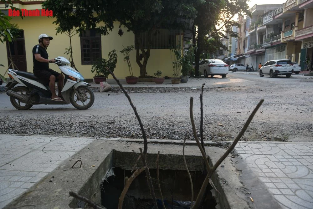 TP Thanh Hóa: Đường làm dang dở, miệng cống thiếu nắp gây mất an toàn