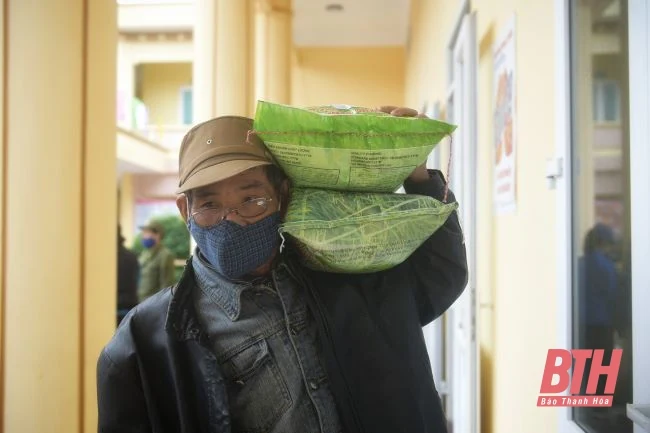 “Ngọt bùi hạt gạo làng ta” - Chương trình hỗ trợ gạo cho người dân có hoàn cảnh khó khăn