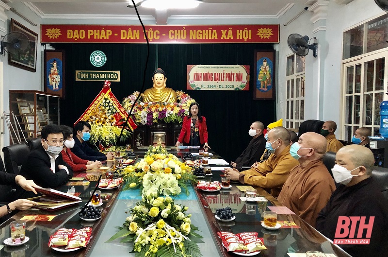 Trưởng Ban Dân vận Tỉnh ủy, Chủ tịch Ủy ban MTTQ tỉnh chúc mừng Đại lễ Phật đản 2020