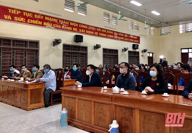 Ủy ban MTTQ tỉnh hỗ trợ 10 tấn gạo cho giáo dân sinh sống trên sông huyện Yên Định