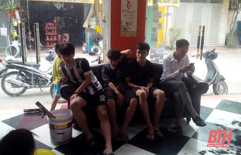 Các cơ sở cắt tóc, gội đầu ở Thanh Hóa trong ngày đầu hoạt động trở lại
