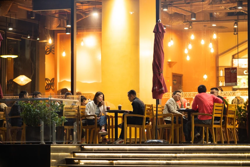 Thành phố dưới ánh đèn