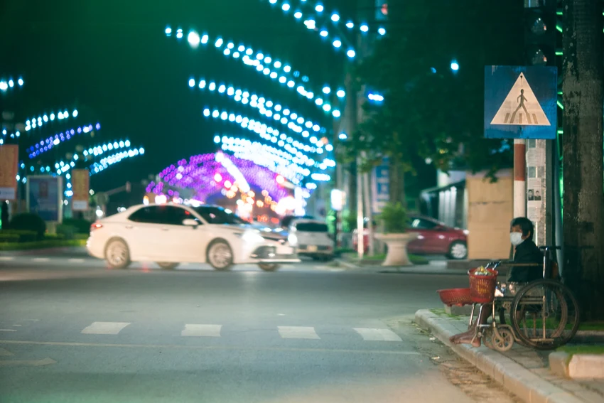 Thành phố dưới ánh đèn