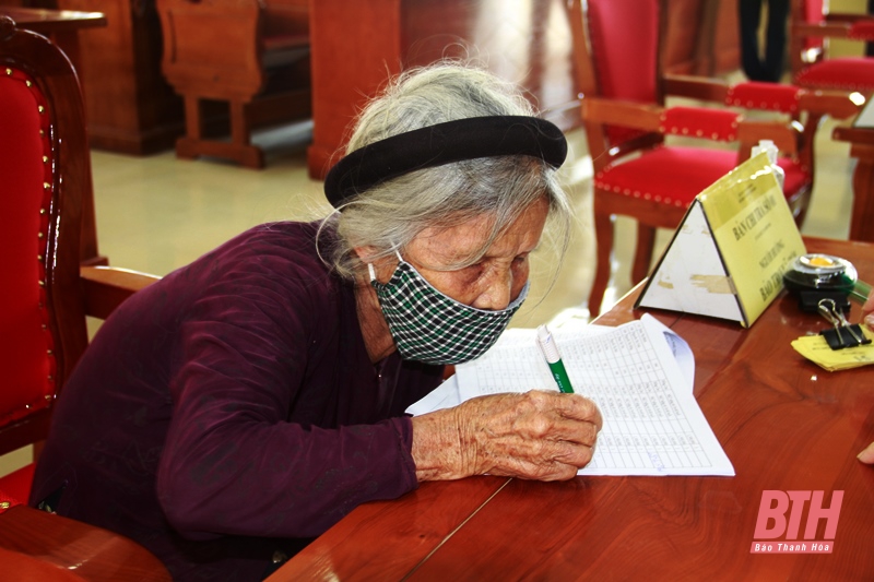 TP Thanh Hóa: Thực hiện chi trả tiền hỗ trợ cho các đối tượng bị ảnh hưởng bởi dịch bệnh COVID-19