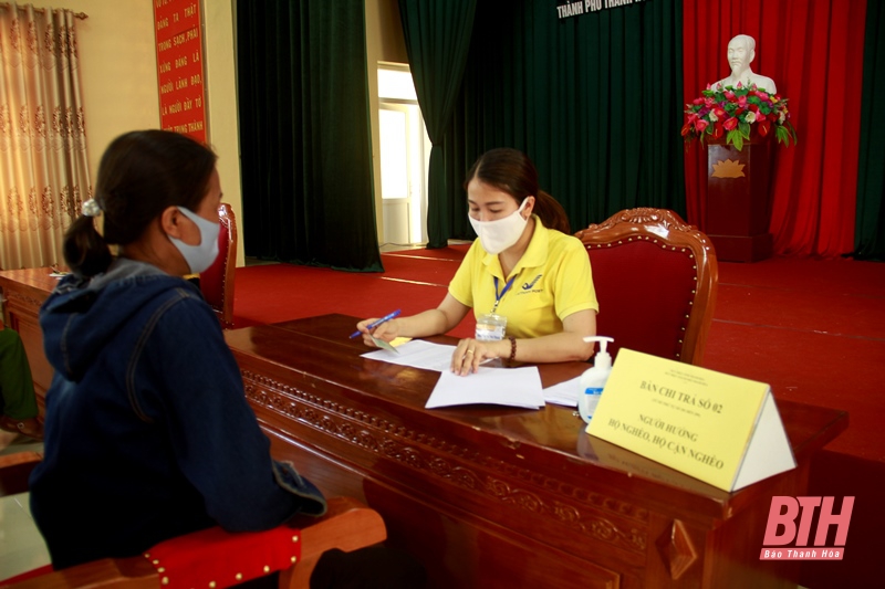 TP Thanh Hóa: Thực hiện chi trả tiền hỗ trợ cho các đối tượng bị ảnh hưởng bởi dịch bệnh COVID-19