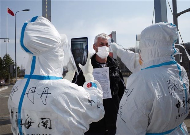 Trung Quốc nâng mức cảnh báo dịch COVID-19 tại thành phố Thư Lan